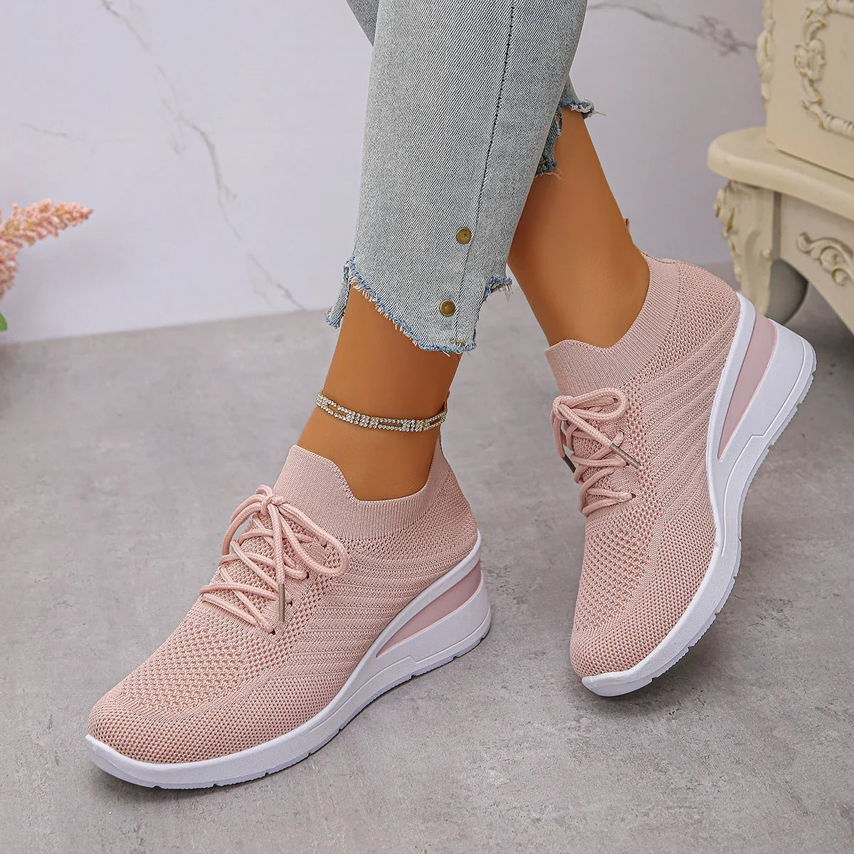 Durable and Supportive Orthopedic Sneakers