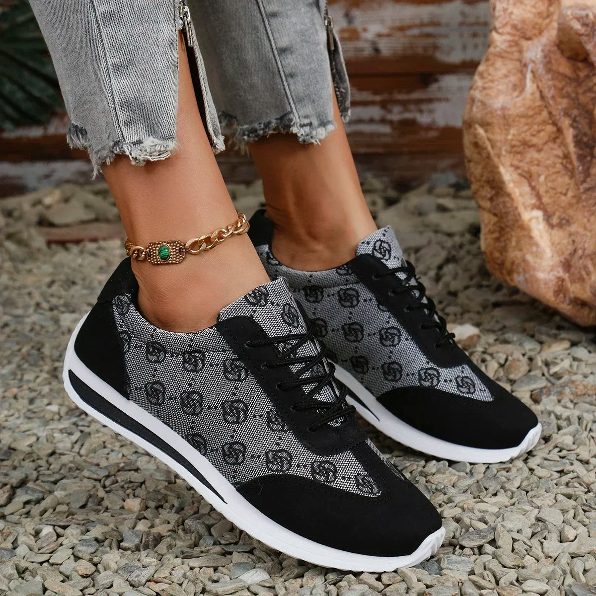 Comfortable and Fashionable Orthopedic Sneakers