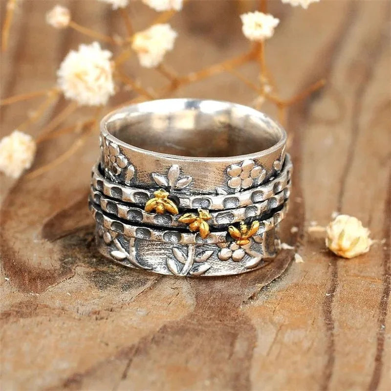 Classic Silver Ring with Timeless Appeal