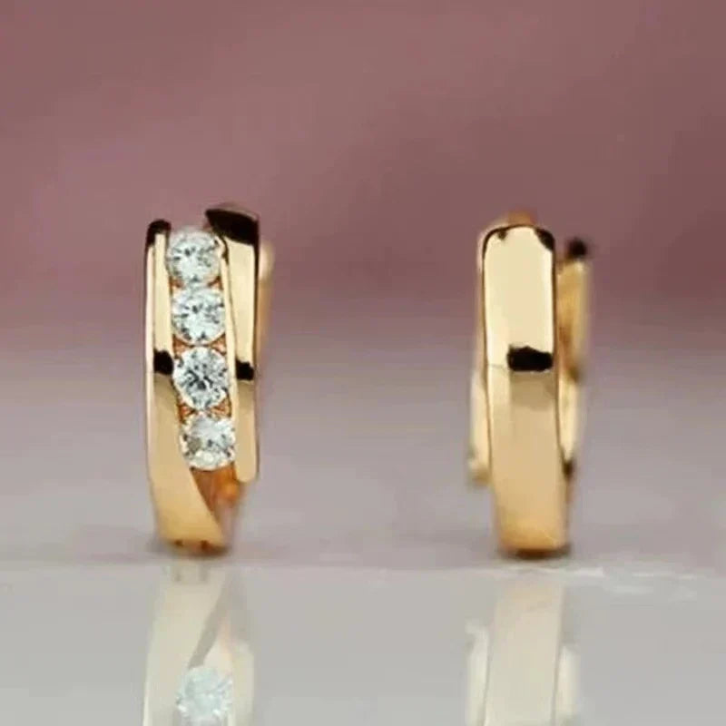 Charming Gold Earring for Any Occasion