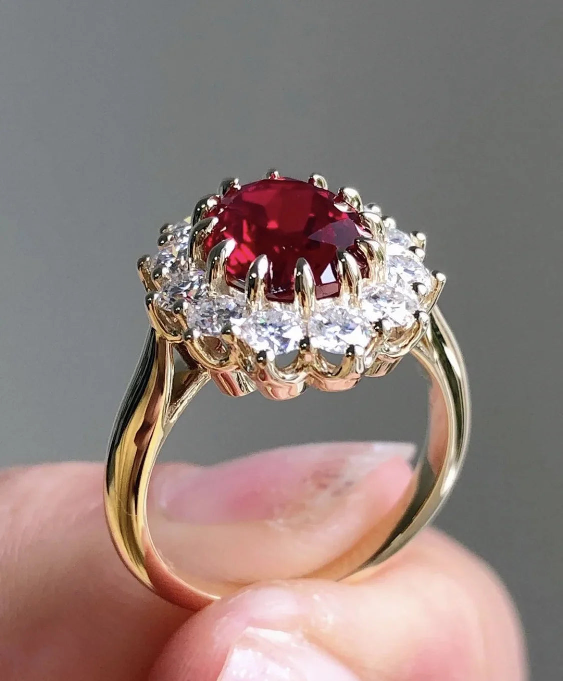 Classic Gold Ring with Timeless Appeal