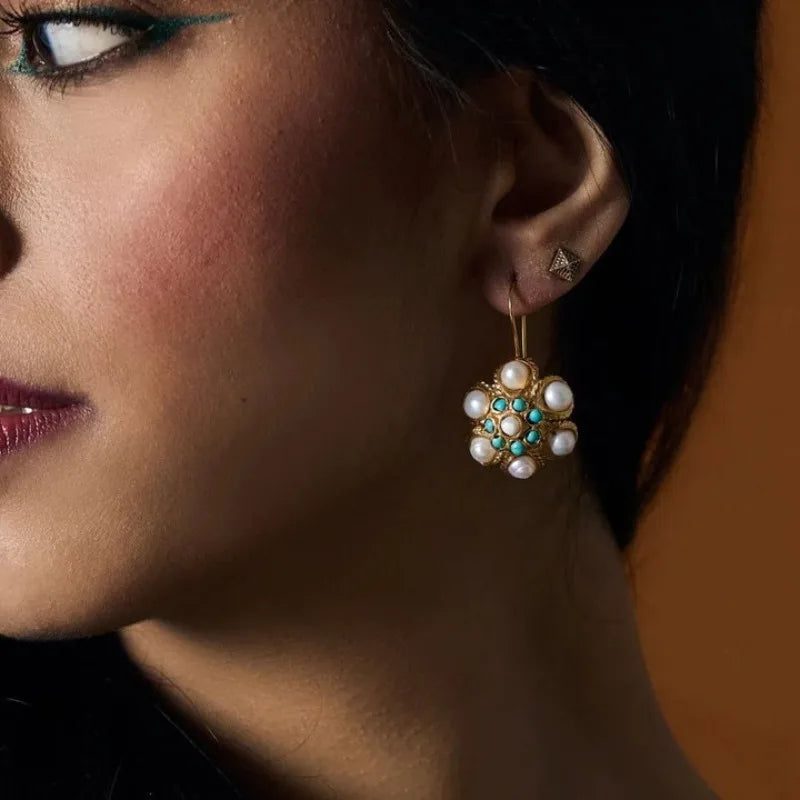 Beautiful Gold Earring with Unique Style