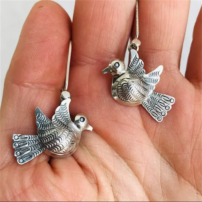 Charming Silver Earring for Any Occasion