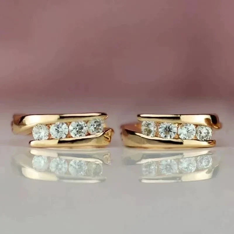 Charming Gold Earring for Any Occasion