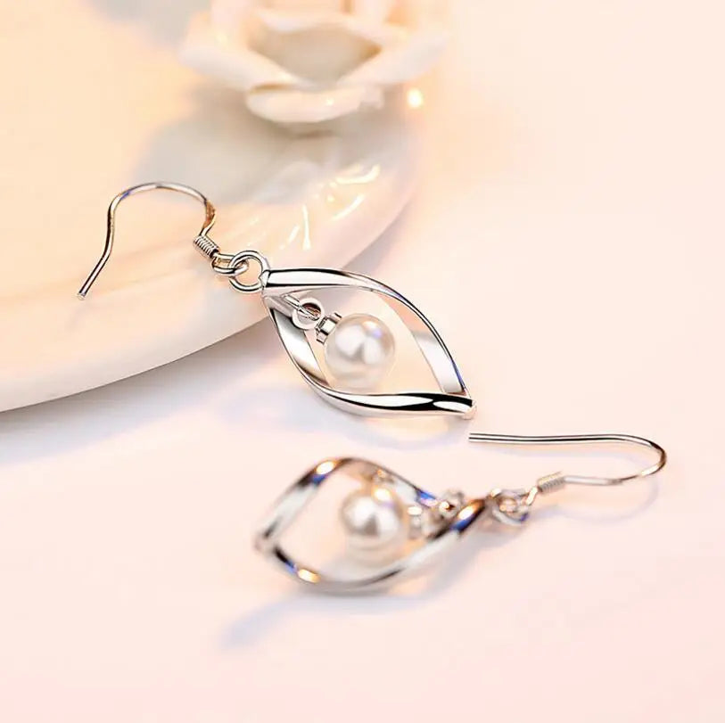 Charming Pearl Earring for Any Occasion