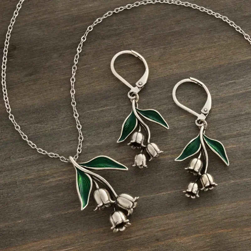 Charming Silver Necklace for Any Occasion
