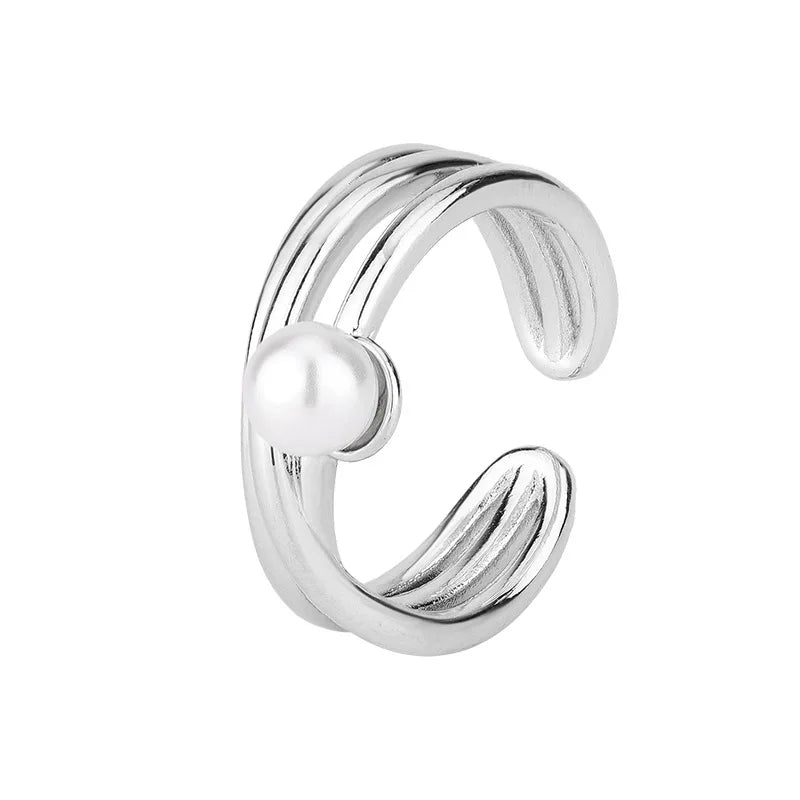 Classic Silver Ring with Timeless Appeal