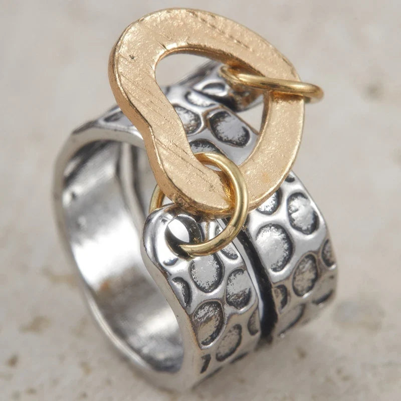 Classic Gold Ring with Timeless Appeal