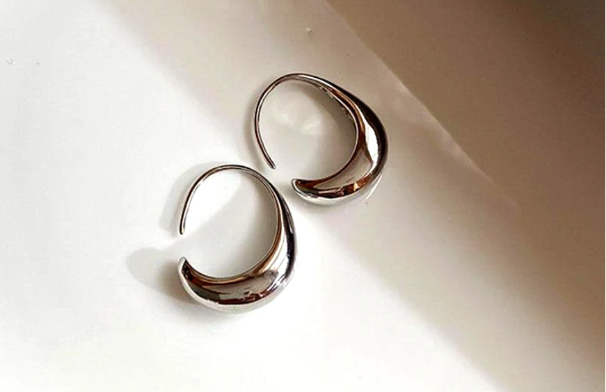 Romantic Gold Earring for Special Moments