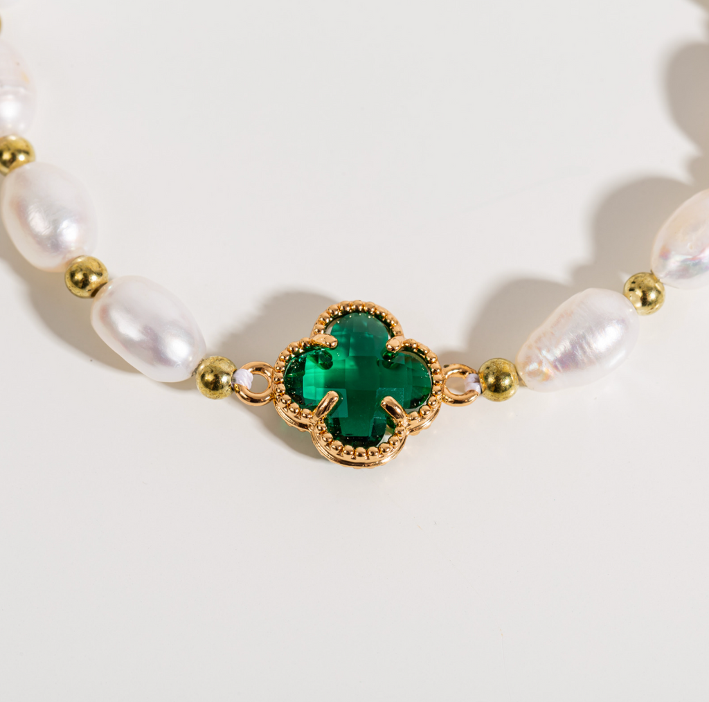 Classic Pearl Bracelet with Timeless Appeal