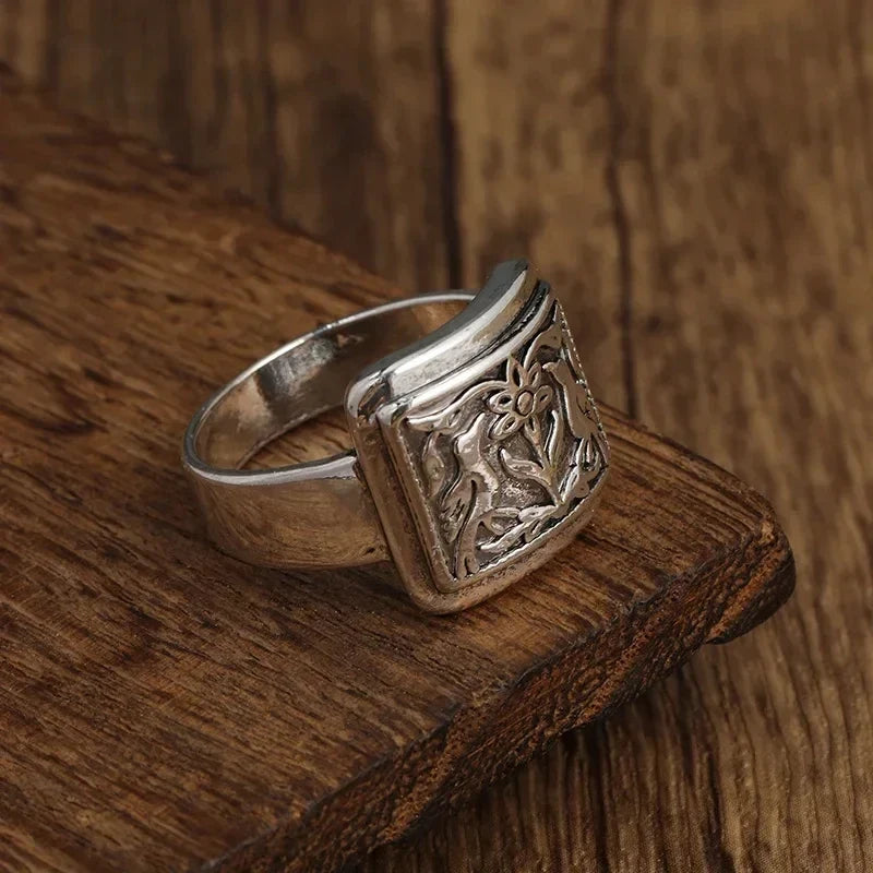 Charming Silver Ring for Any Occasion