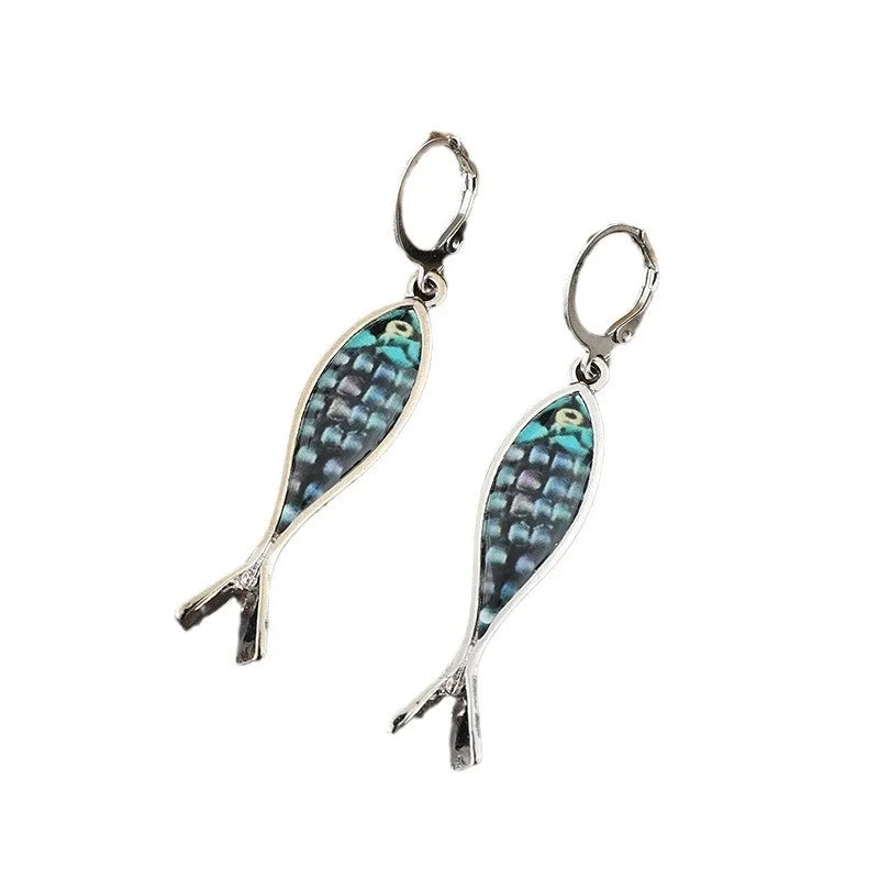 Romantic Silver Earring for Special Moments