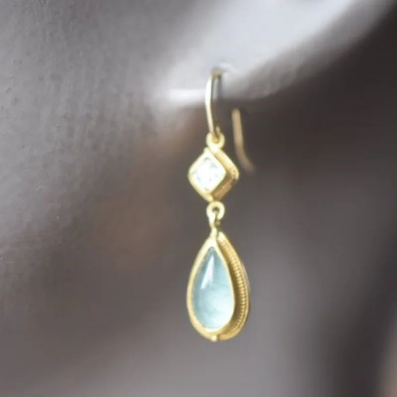 Elegant Gold Earring for Every Occasion