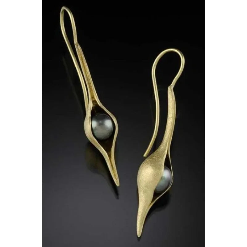 Stunning Gold Earring for Daily Wear
