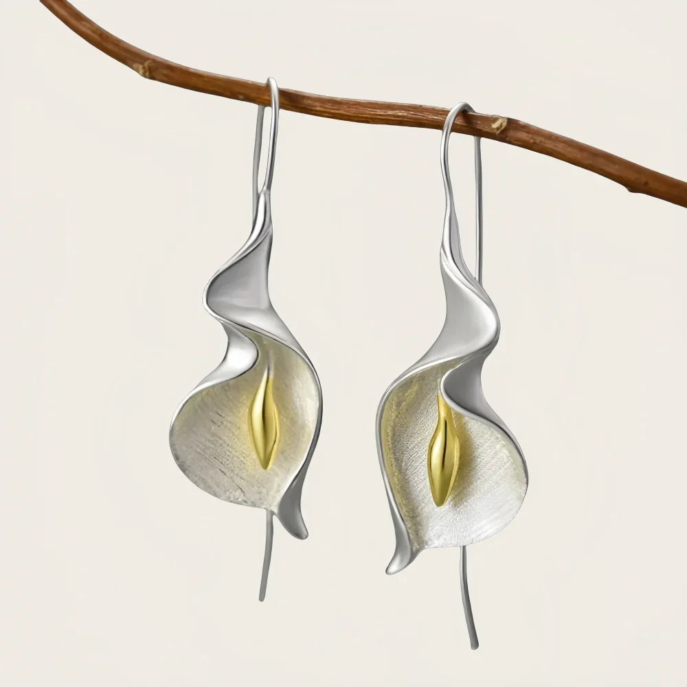 Beautiful Gold Earring with Unique Style