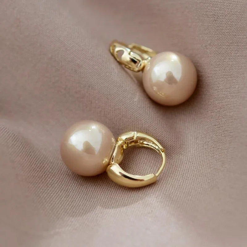 Stunning Gold Earring for Daily Wear