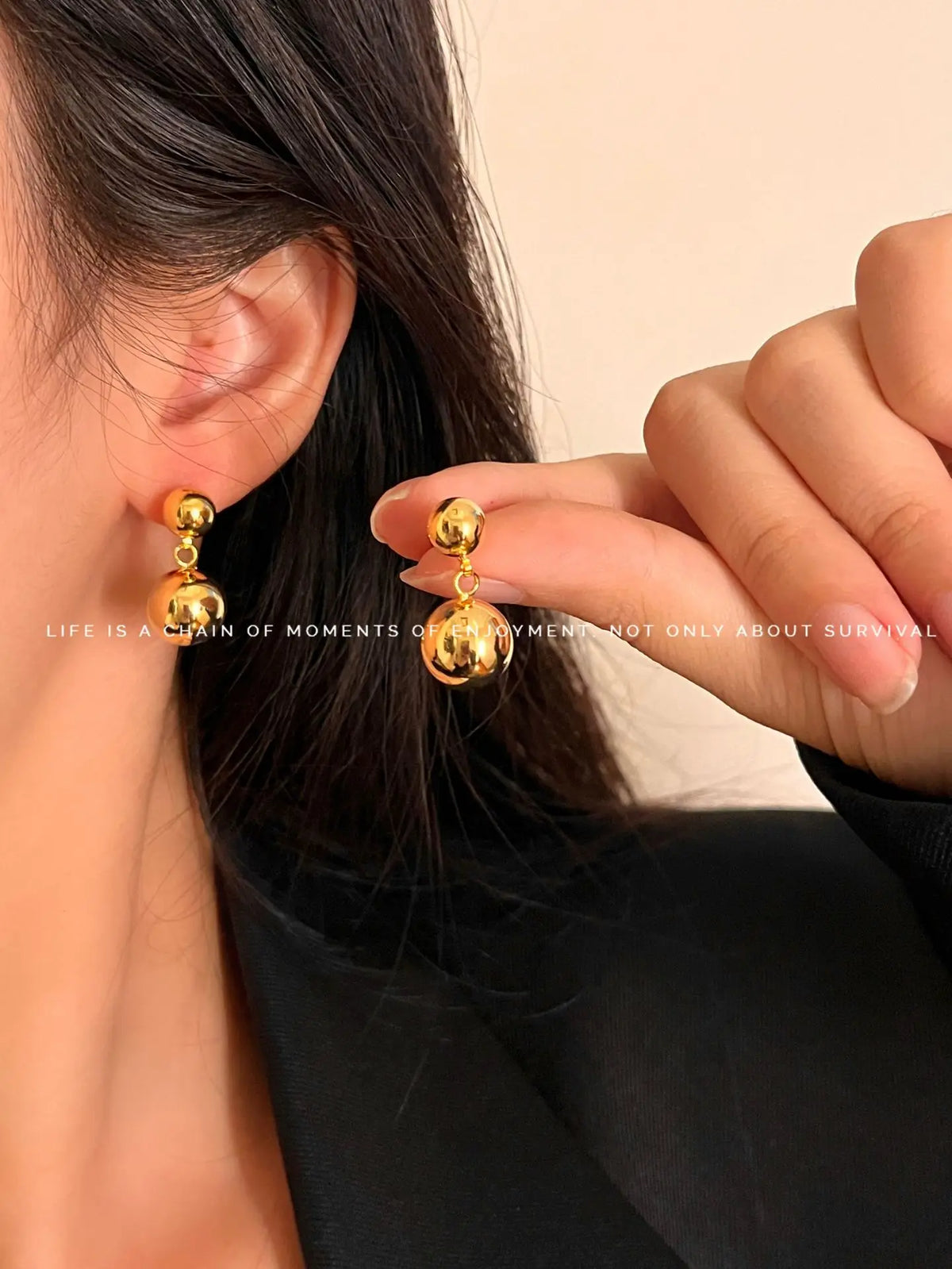 Stunning Gold Earring for Daily Wear