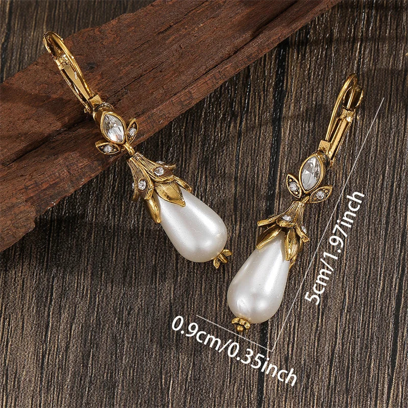 Beautiful Gold Earring with Unique Style