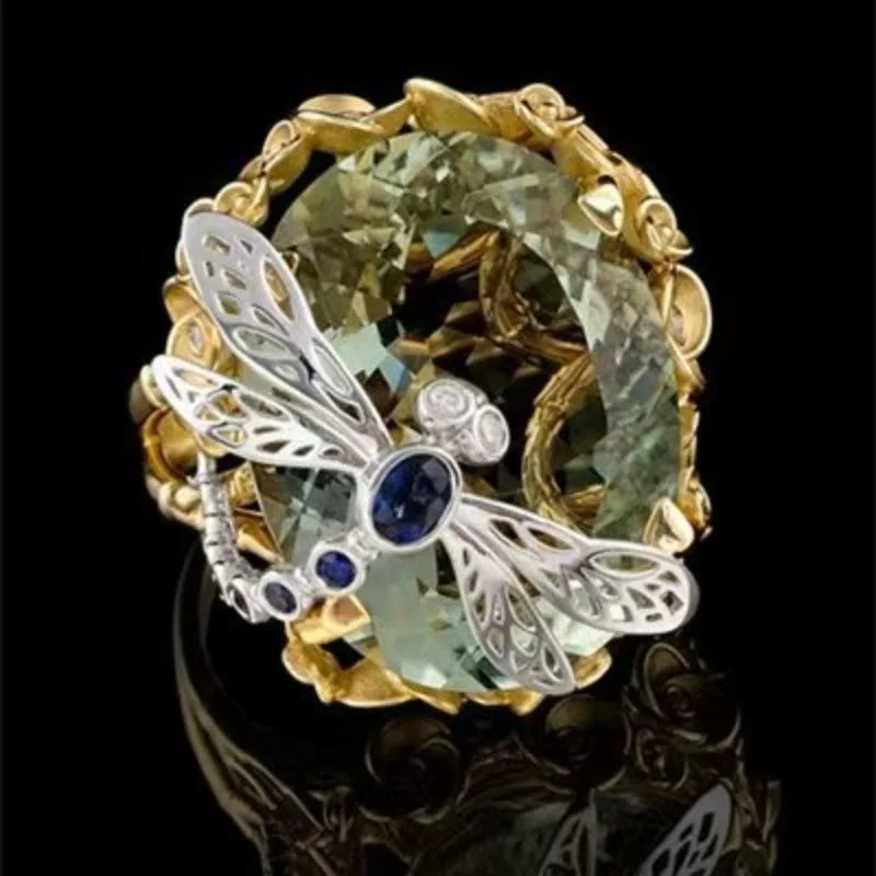 Classic Gold Ring with Timeless Appeal