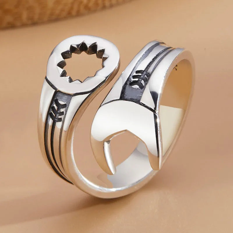 Charming Silver Ring for Any Occasion