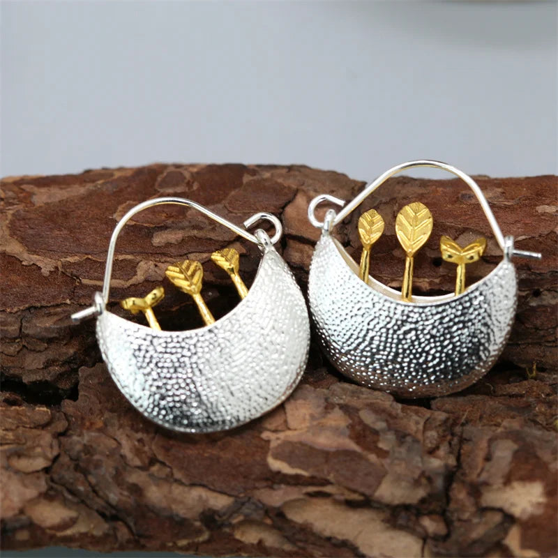 Classic Gold Earring with Timeless Appeal