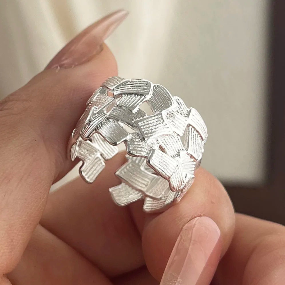 Charming Silver Ring for Any Occasion