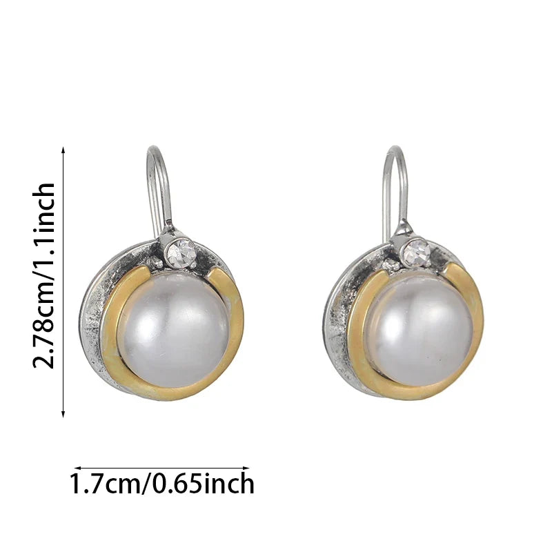 Charming Silver Earring for Any Occasion