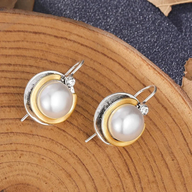 Charming Silver Earring for Any Occasion