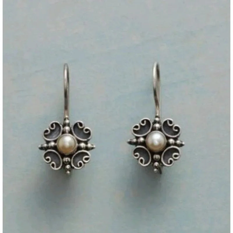 Romantic Silver Earring for Special Moments