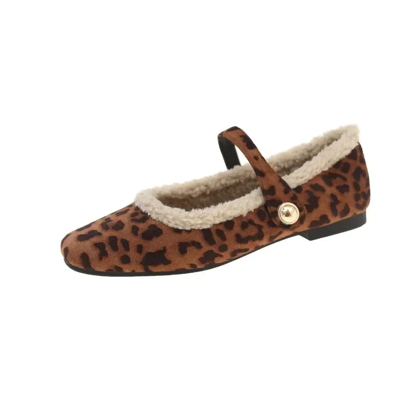 Tailored and Comfortable Orthopedic Sneakers