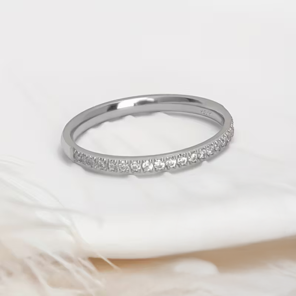 Romantic Gold Ring for Special Moments