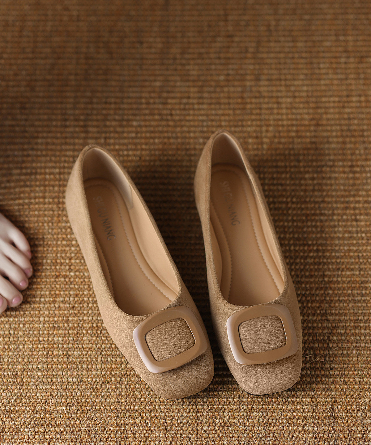 Stylish Flat Shoes for Black Cowhide Leather