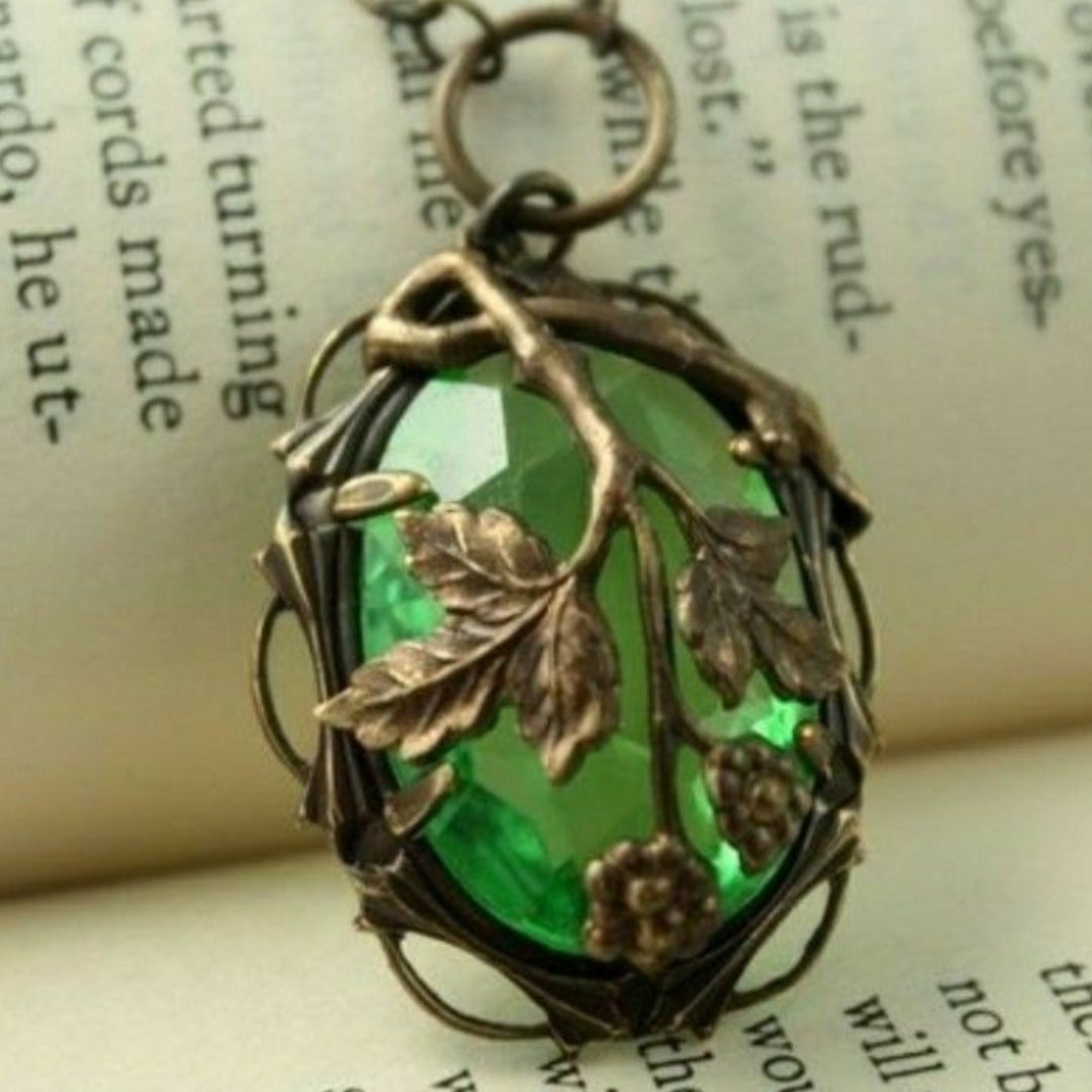 Nature Green Rounded Crystal Necklace
