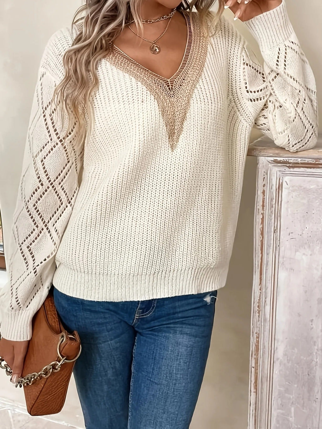 JO | MW - Stylish knitted sweater with V-neckline