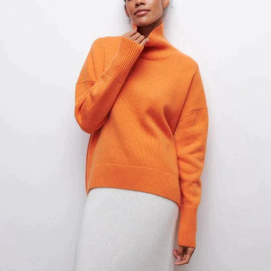 JO | Oversized turtleneck sweater