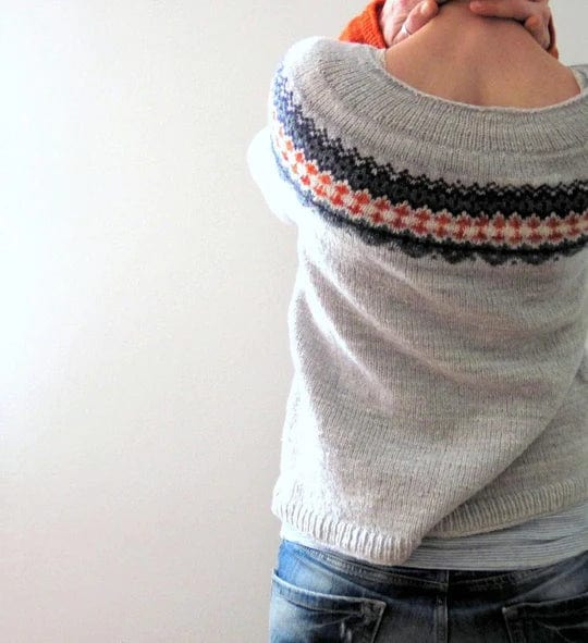 JO | Gray boho-style sweater