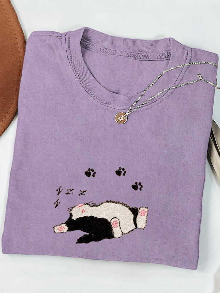 Sleeping Cat Embroidered Print T-Shirt elevenforest