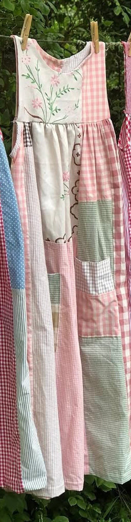 Women's Retro Plaid Pattern Floral Patch Sleeveless Linen Dress artswardrobe