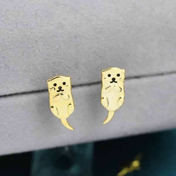 Charming Silver Earring for Any Occasion