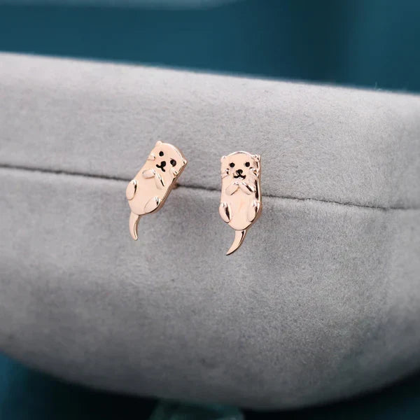 Charming Silver Earring for Any Occasion