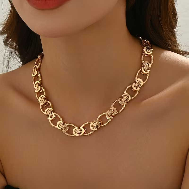 Classic Gold Necklace with Timeless Appeal