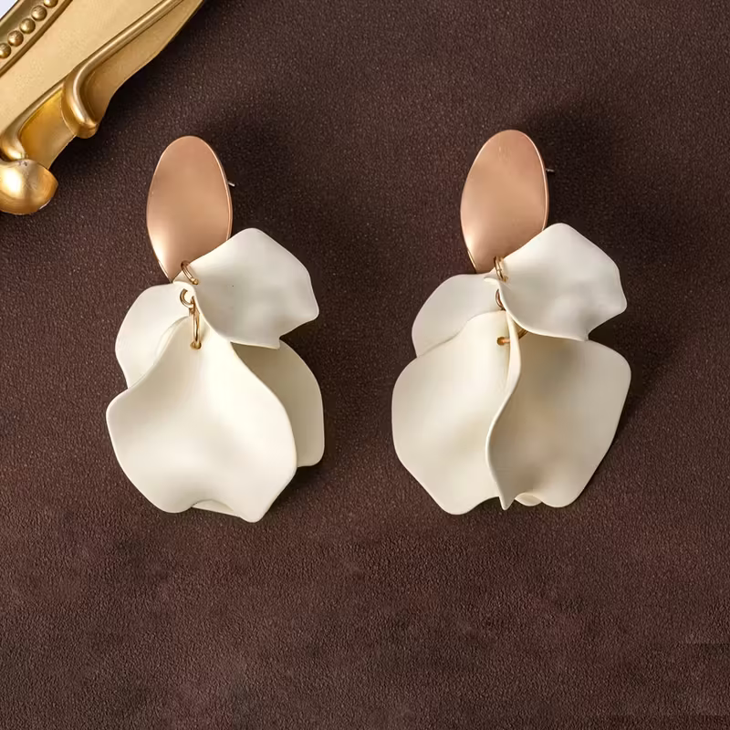 Charming Earring for Any Occasion