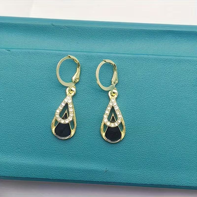 Stunning Gold Earring for Daily Wear