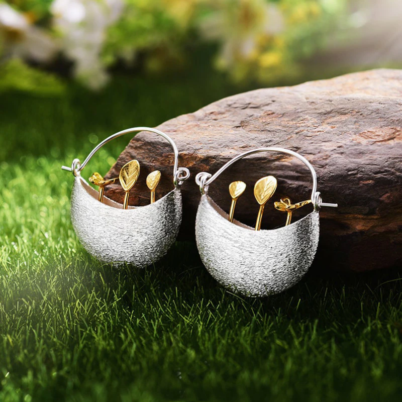 Charming Gold Earring for Any Occasion