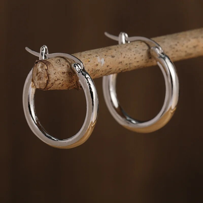 Romantic Gold Earring for Special Moments