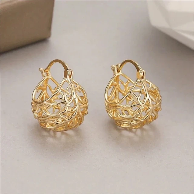 Beautiful Gold Earring with Unique Style