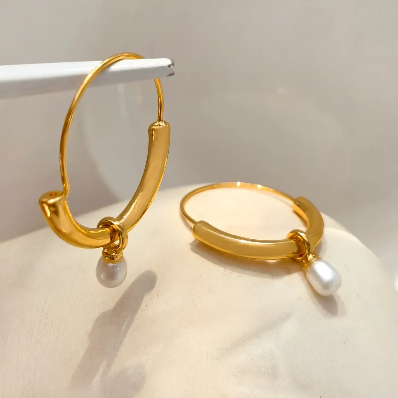 Elegant Gold Earring for Every Occasion