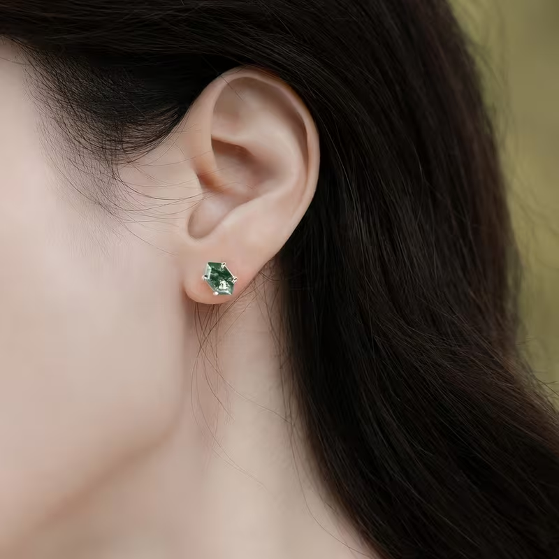 Charming Earring for Any Occasion