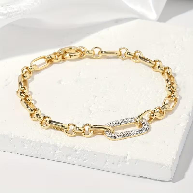 Charming Gold Bracelet for Any Occasion