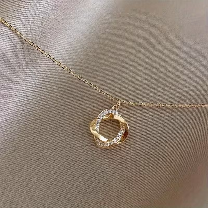 Stunning Necklace for Daily Wear